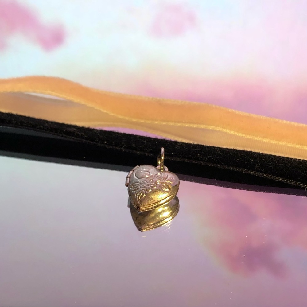 (Set of 2) ribbon choker necklaces